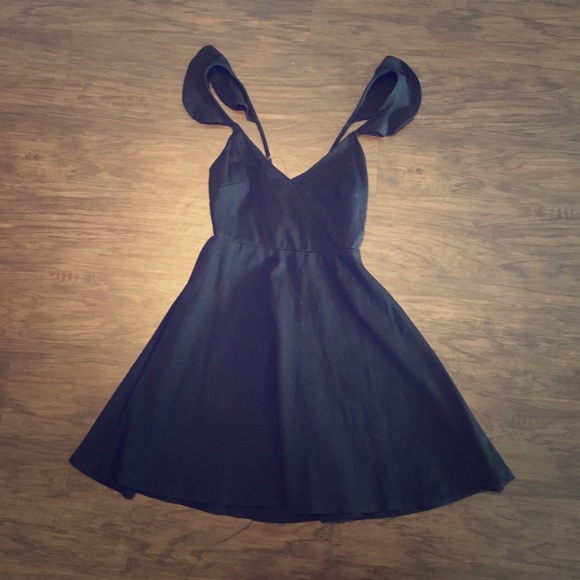 Lulus black skater dress with open back - Picture 1 of 1